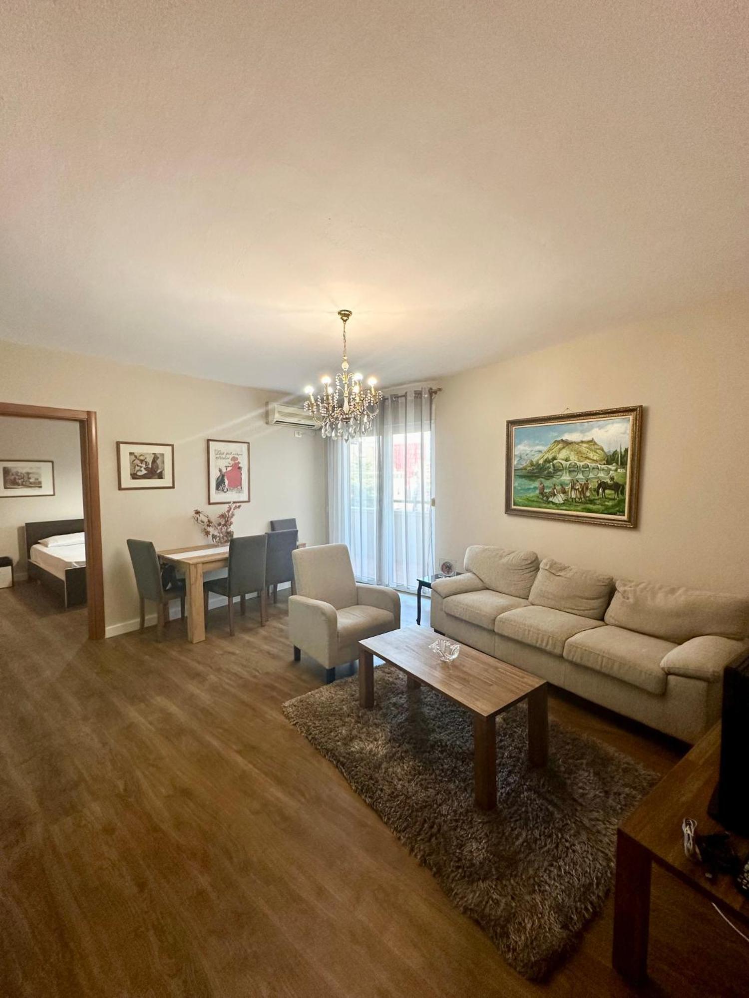 Kk Apartment Air Albania-Centrally Located Tirana Exterior photo